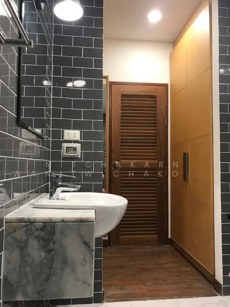 Von Napa Sukhumvit 38, Bangkok, Soi Sukhumvit 38, Phra Kanong, Khlong Toei, Bangkok, 1 Bedroom, 54 sqm, Condo For Rent, by Nitchakarn Wanitwichakornkit, 500494501 - DDproperty.com