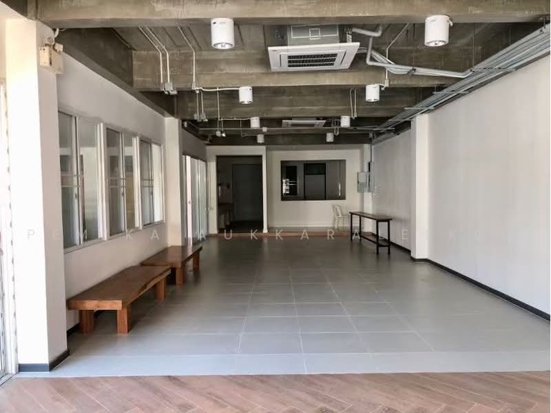 3-BR House, Bangkok, Talat Plu, Thon Buri, Bangkok, 3 Bedrooms, 1,000 sqm, Single Detached House For Sale, by Pemika Aukkaraleekul, 500494506 - DDproperty.com