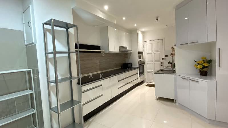 Fifty Fifth Tower : ฟิฟตี้ฟิฟท์ ทาวเวอร์, กรุงเทพ, 84 ซอยสุขุมวิท 55 ถนนสุขุมวิท, คลองตันเหนือ, วัฒนา, กรุงเทพ, 170 ตร.ม., คอนโด ให้เช่า, โดย Boonraksa Sopak, 500494522 - DDproperty.com