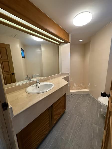 Fifty Fifth Tower, Bangkok, 84 Soi Sukhumvit 55, Sukhumvit Road, Khlong Tan Nua, Watthana, Bangkok, 3 Bedrooms, 170 sqm, Condo For Sale, by Pemika Aukkaraleekul, 500494591 - DDproperty.com