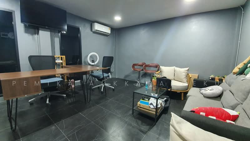 บ้าน 8-ห้องนอน, กรุงเทพ, จันทรเกษม, จตุจักร, กรุงเทพ, 400 ตร.ม., บ้านเดี่ยว ขาย, โดย Pemika Aukkaraleekul, 500494600 - DDproperty.com