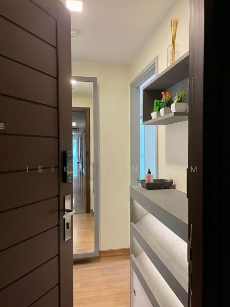 Thru Thonglor, Bangkok, Petchaburi Road, Bang Kapi, Huai Khwang, Bangkok, 2 Bedrooms, 62 sqm, Condo For Rent, by Isika Tonkham, 500494646 - DDproperty.com