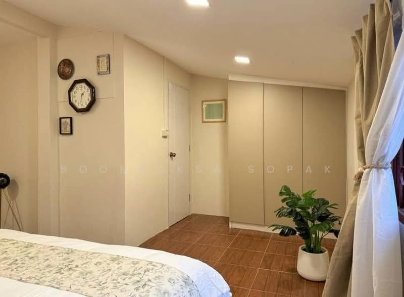5-BR House, Bangkok, Samsen Nok, Huai Khwang, Bangkok, 5 Bedrooms, 410 sqm, Single Detached House For Rent, by Boonraksa Sopak, 500494696 - DDproperty.com