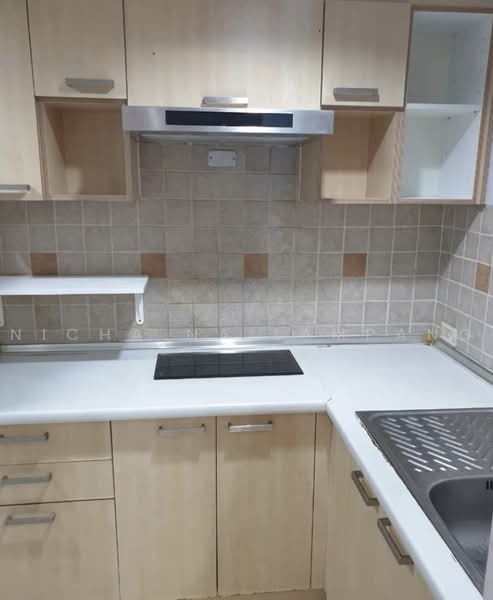 Lumpini Ville Phahol-Suthisarn, Bangkok, 23 Inthamara 2 Alley, Samsen Nai, Phaya Thai, Bangkok, 2 Bedrooms, 60 sqm, Condo For Sale, by Nicha Na Lampang, 500494797 - DDproperty.com