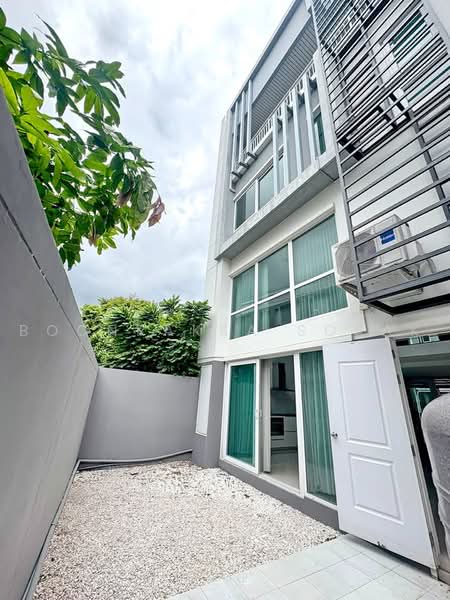 3-BR Townhouse, Bangkok, Praborommaharatchawang, Phra Nakhon, Bangkok, 3 Bedrooms, 330 sqm, Townhouse For Rent, by Boonraksa Sopak, 500494800 - DDproperty.com
