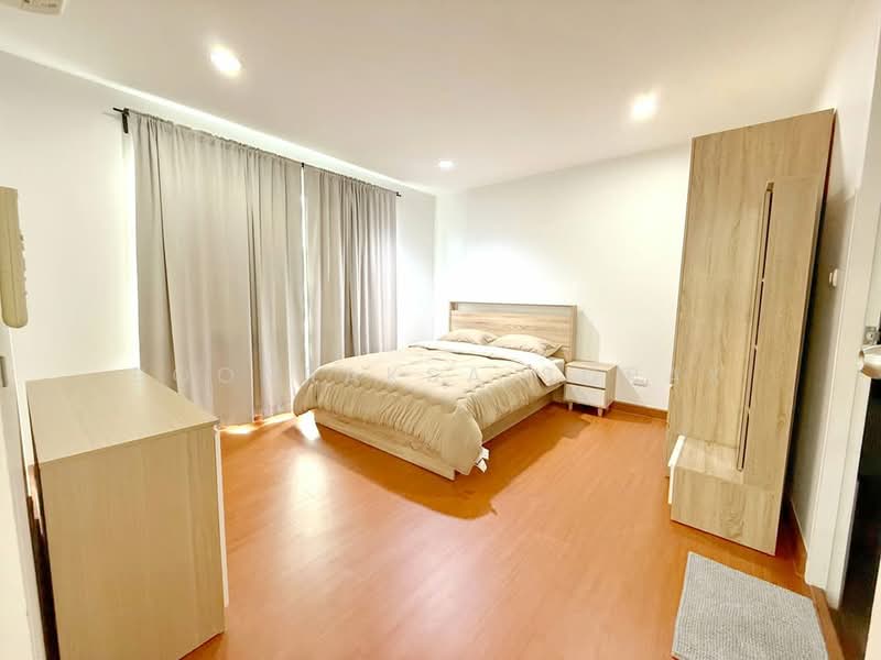 3-BR Townhouse, Bangkok, Praborommaharatchawang, Phra Nakhon, Bangkok, 3 Bedrooms, 330 sqm, Townhouse For Rent, by Boonraksa Sopak, 500494800 - DDproperty.com
