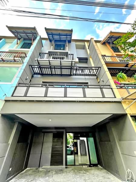 undefined, Bangkok, Praborommaharatchawang, Phra Nakhon, Bangkok, 3 Bedrooms, 240 sqm, Townhouse For Sale, by Nisakorn Wingwat, 500494898 - DDproperty.com
