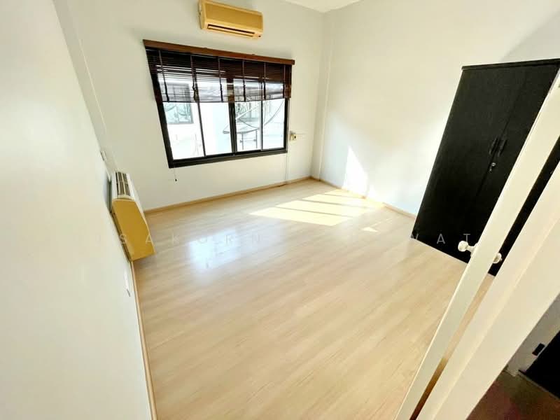 undefined, Bangkok, Praborommaharatchawang, Phra Nakhon, Bangkok, 3 Bedrooms, 240 sqm, Townhouse For Sale, by Nisakorn Wingwat, 500494898 - DDproperty.com