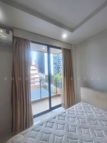 O2 Hip, Bangkok, 1041 8 Soi Nai Loet, Lumphini, Pathum Wan, Bangkok, 1 Bedroom, 52 sqm, Condo For Rent, by Boonraksa Sopak, 500494963 - DDproperty.com