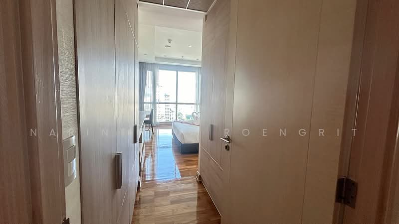39 Boulevard Executive Residence, Bangkok, 39 - 41 Soi Phrom Chit (Sukhumvit 39), Khlong Tan Nua, Watthana, Bangkok, 3 Bedrooms, 210 sqm, Apartment For Rent, by Narinthira Roengrit, 500494991 - DDproperty.com