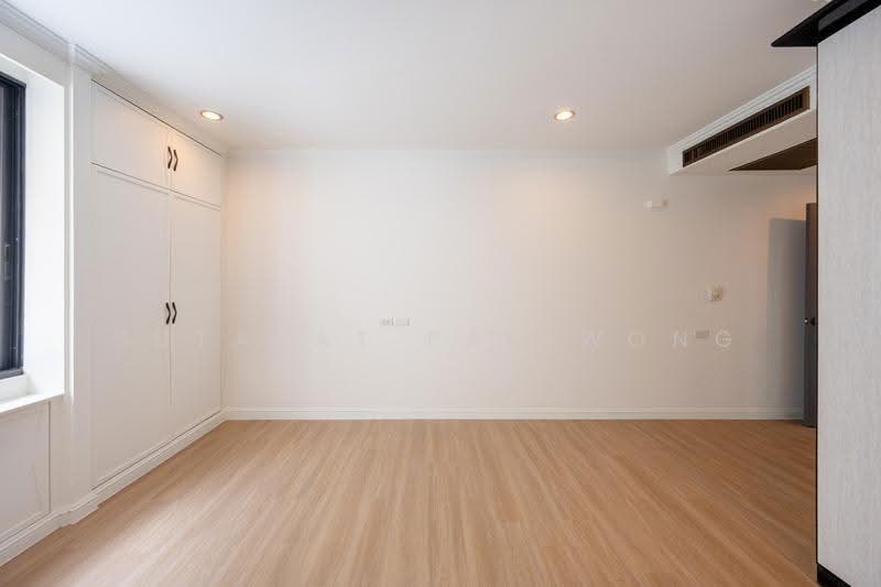 Las Colinas, Bangkok, Sukhumvit 21 Road, Khlongtoei Nua, Watthana, Bangkok, 3 Bedrooms, 240 sqm, Condo For Sale, by Sutapat Pariwong, 500494998 - DDproperty.com
