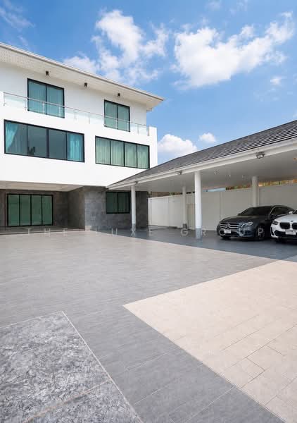 Luxury House with Private Pool in Nak Niwat, กรุงเทพ, ลาดพร้าว, กรุงเทพ, 800 ตร.ม., บ้านเดี่ยว ขาย, โดย The Luxe Group, 500495004 - DDproperty.com