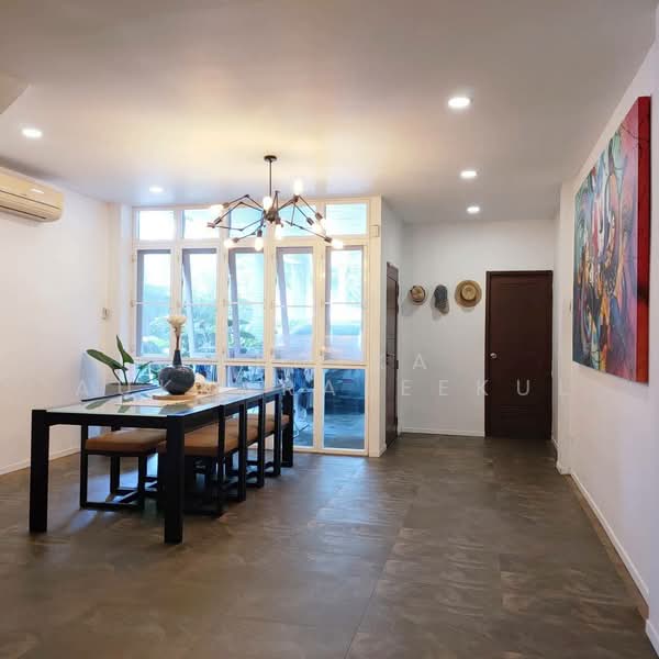 4-BR Townhouse, Bangkok, Phra Kanong Nua, Watthana, Bangkok, 4 Bedrooms, 400 sqm, Townhouse For Sale, by Pemika Aukkaraleekul, 500495040 - DDproperty.com