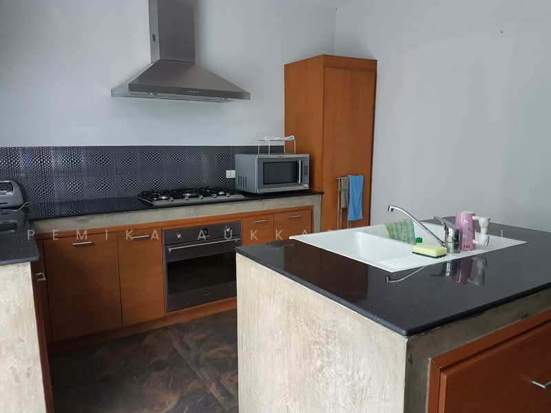4-BR Townhouse, Bangkok, Phra Kanong Nua, Watthana, Bangkok, 4 Bedrooms, 400 sqm, Townhouse For Sale, by Pemika Aukkaraleekul, 500495040 - DDproperty.com