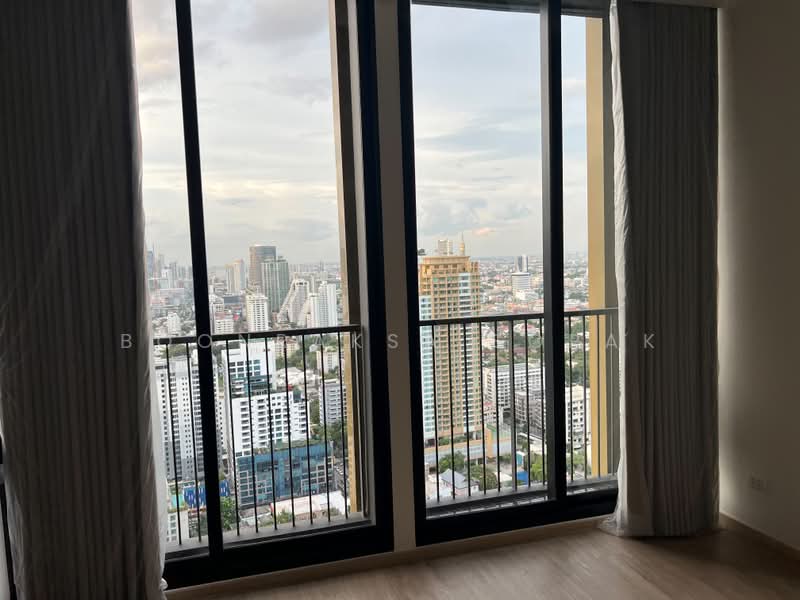 Noble State 39, Bangkok, 35 Soi Sukhumvit 39, Khlong Tan Nua, Watthana, Bangkok, 2 Bedrooms, 106 sqm, Condo For Rent, by Boonraksa Sopak, 500495056 - DDproperty.com
