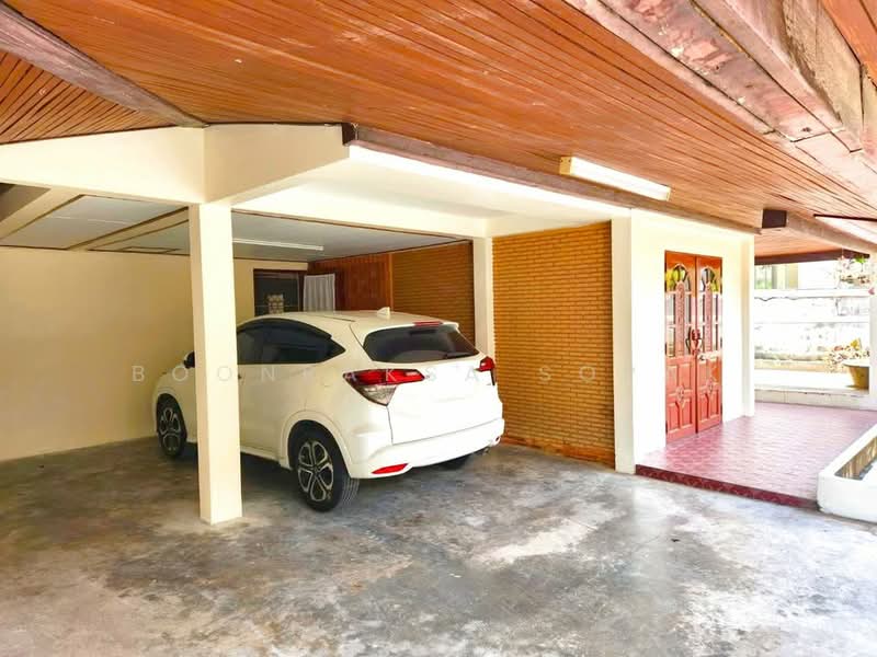 4-BR House, Bangkok, Din Daeng, Din Daeng, Bangkok, 4 Bedrooms, 520 sqm, Single Detached House For Rent, by Boonraksa Sopak, 500495092 - DDproperty.com