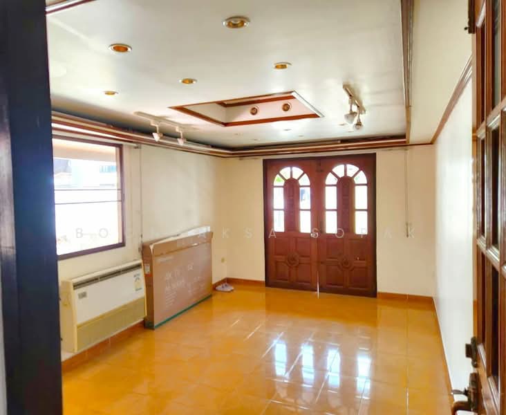 4-BR House, Bangkok, Din Daeng, Din Daeng, Bangkok, 4 Bedrooms, 520 sqm, Single Detached House For Rent, by Boonraksa Sopak, 500495092 - DDproperty.com