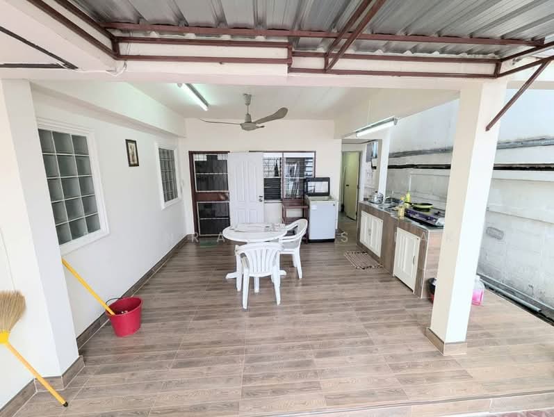 4-BR House, Bangkok, Din Daeng, Din Daeng, Bangkok, 4 Bedrooms, 520 sqm, Single Detached House For Rent, by Boonraksa Sopak, 500495092 - DDproperty.com