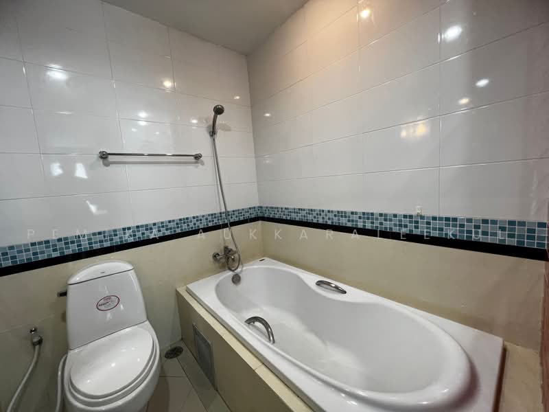 Citi Smart Sukhumvit 18, Bangkok, 366 Soi Sukhumvit 18, Sukhumvit Road, Khlong Toei, Bangkok, 2 Bedrooms, 75 sqm, Condo For Sale, by Pemika Aukkaraleekul, 500495122 - DDproperty.com