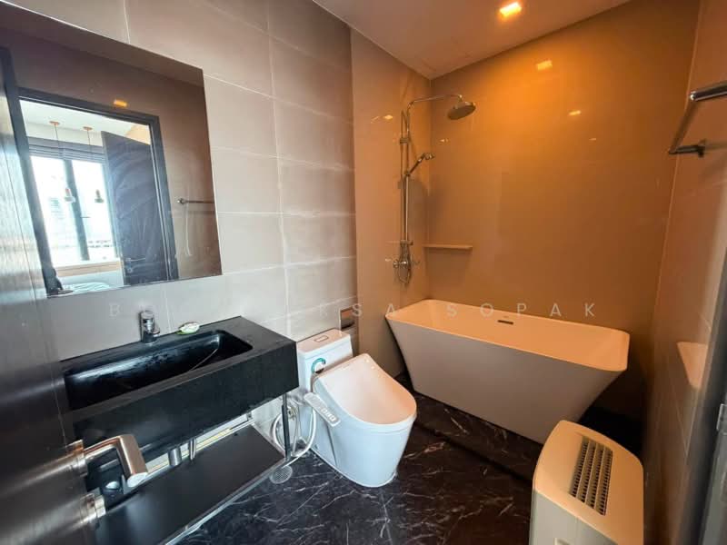 The Edge Sukhumvit 23, Bangkok, 6 Soi Sukhumvit 23, Khlongtoei Nua, Watthana, Bangkok, 2 Bedrooms, 63 sqm, Condo For Rent, by Boonraksa Sopak, 500495210 - DDproperty.com