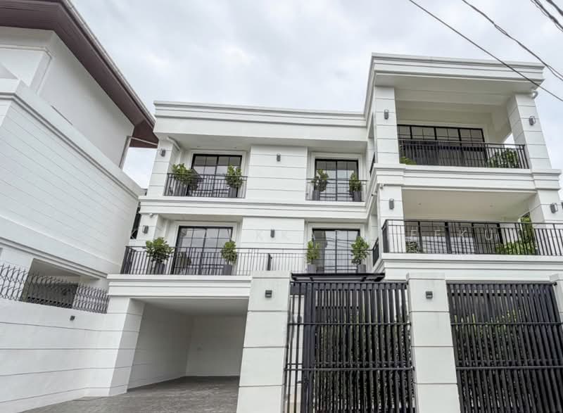 5-BR House, Bangkok, Phra Kanong Nua, Watthana, Bangkok, 5 Bedrooms, 550 sqm, Single Detached House For Sale, by Pemika Aukkaraleekul, 500495241 - DDproperty.com