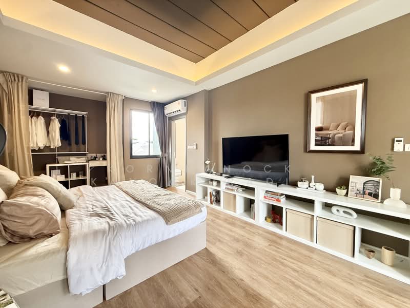BRITLOFT LADPRAO CHOKCHAI4, Bangkok, โชคชัย 4 ซอย 28, Lat Phrao, Bangkok, 3 Bedrooms, 231 sqm, Townhouse For Sale, by Kornkanock Kanockpradit, 500495242 - DDproperty.com