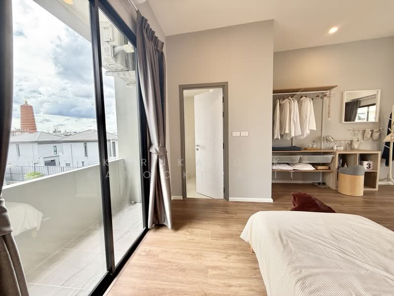 BRITLOFT LADPRAO CHOKCHAI4, Bangkok, โชคชัย 4 ซอย 28, Lat Phrao, Bangkok, 3 Bedrooms, 231 sqm, Townhouse For Sale, by Kornkanock Kanockpradit, 500495242 - DDproperty.com