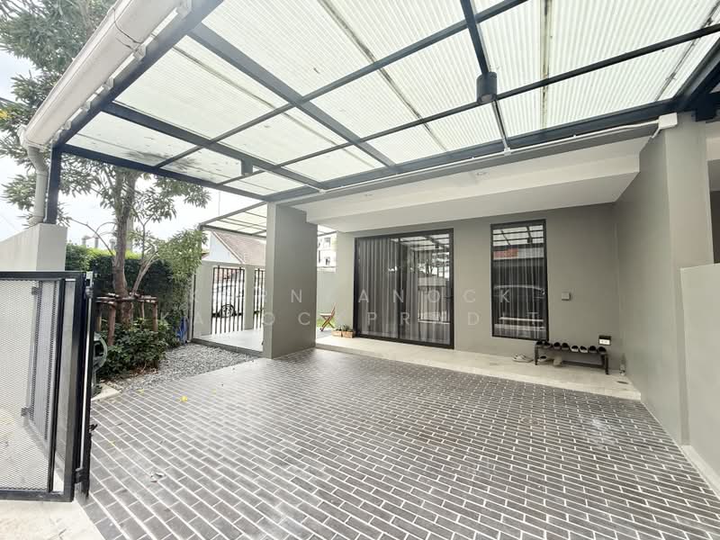BRITLOFT ลาดพร้าว โชคชัย 4, กรุงเทพ, โชคชัย 4 ซอย 28, ลาดพร้าว, กรุงเทพ, 231 ตร.ม., ทาวน์เฮ้าส์ ขาย, โดย Kornkanock Kanockpradit, 500495242 - DDproperty.com
