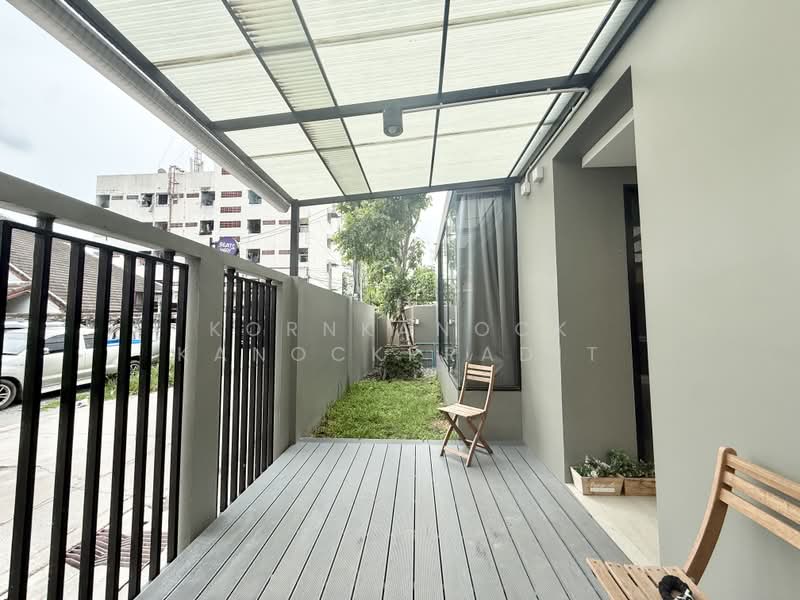 BRITLOFT LADPRAO CHOKCHAI4, Bangkok, โชคชัย 4 ซอย 28, Lat Phrao, Bangkok, 3 Bedrooms, 231 sqm, Townhouse For Sale, by Kornkanock Kanockpradit, 500495242 - DDproperty.com