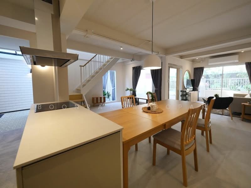 3-BR Townhouse, Bangkok, Phra Kanong Nua, Watthana, Bangkok, 3 Bedrooms, 204 sqm, Townhouse For Rent, by Boonraksa Sopak, 500495243 - DDproperty.com