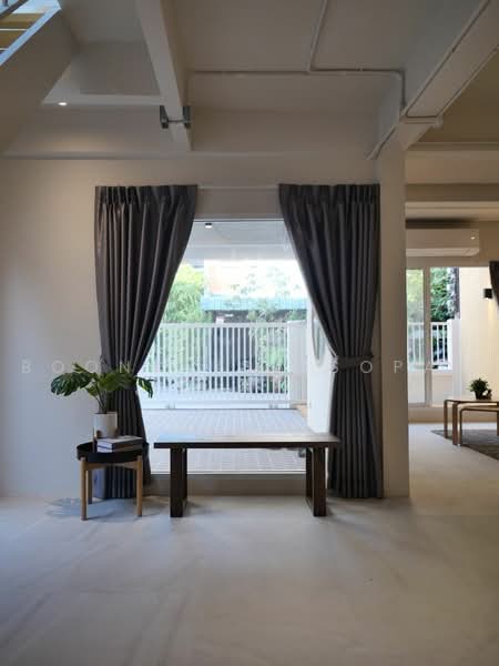 3-BR Townhouse, Bangkok, Phra Kanong Nua, Watthana, Bangkok, 3 Bedrooms, 204 sqm, Townhouse For Rent, by Boonraksa Sopak, 500495243 - DDproperty.com