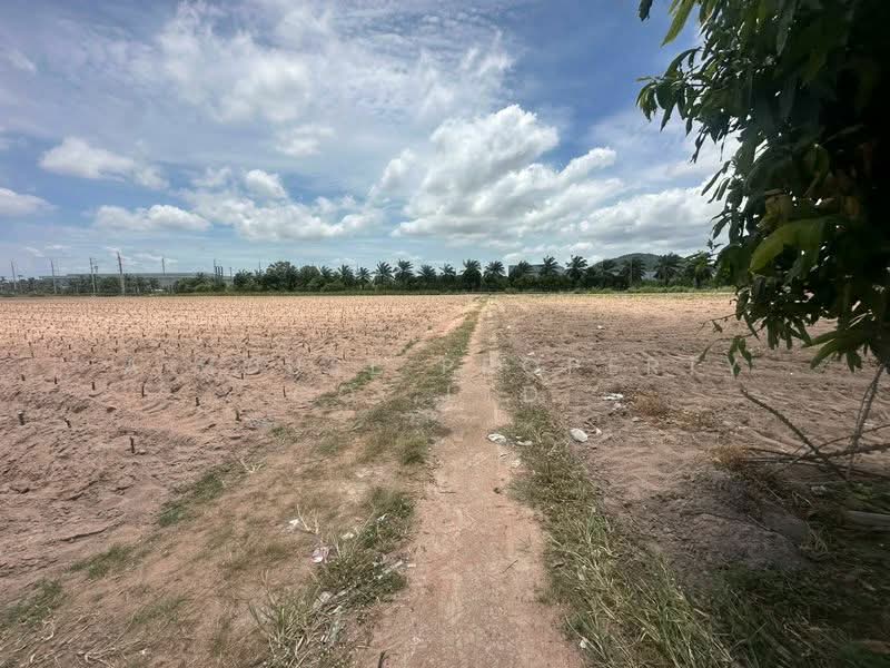 Land for sale in Bowin, Sriracha. Beautiful plot, attractive price, Chon Buri (Pattaya), Bo Win, Si Racha, Chon Buri (Pattaya), , 123,200 sqm, Land For Sale, by A House Property Co.,Ltd., 500495257 - DDproperty.com