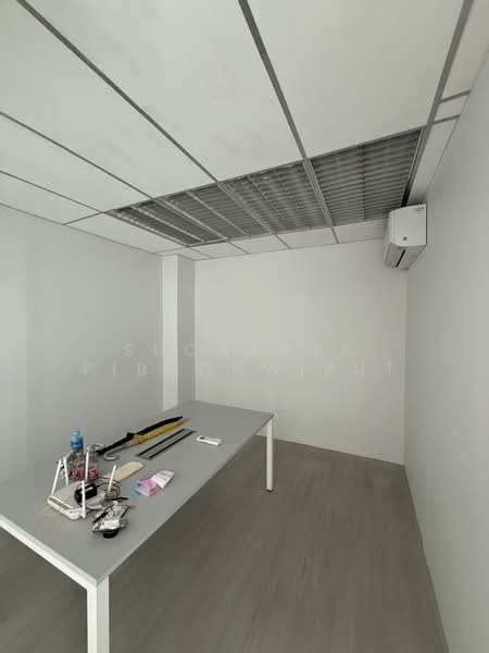 Office Space For Rent Phrom Phong, กรุงเทพ, สุขุมวิท, คลองตันเหนือ, วัฒนา, กรุงเทพ, 51 ตร.ม., สำนักงาน ให้เช่า, โดย Suchanya Piboonwiput, 500495279 - DDproperty.com