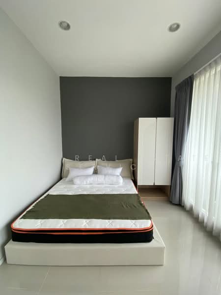 Baan Klang Muang Rama 9 (Motorway), Bangkok, New Bangkok-Chonburi Road, Suan Luang, Bangkok, 3 Bedrooms, 150 sqm, Townhouse For Rent, by HOME Real Estate Service, 500495313 - DDproperty.com