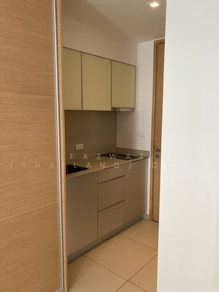 The Lofts Ekkamai, Bangkok, 1415 Sukhumvit Road, Phra Kanong Nua, Watthana, Bangkok, Studio, 28 sqm, Condo For Sale, by Fazwaz (Thailand) Co., Ltd., 500495329 - DDproperty.com