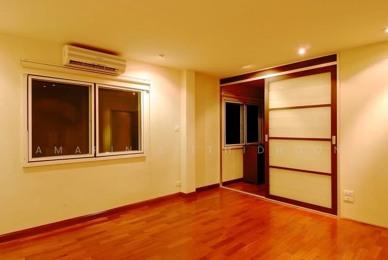 Pool Villa in Soi Thonglor 21, Bangkok, Khlong Tan Nua, Watthana, Bangkok, 4 Bedrooms, 550 sqm, Single Detached House For Rent, by Amarin Sitthidhoon, 500495342 - DDproperty.com