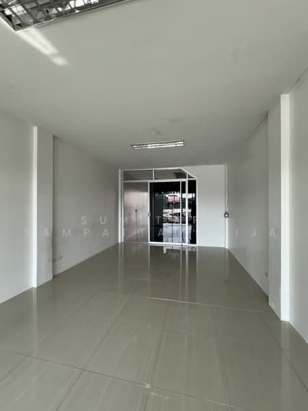 ขายโฮมออฟฟิศ รามอินทรา : Home Office for Sale Ram Intra, กรุงเทพ, บางชัน, คลองสามวา, กรุงเทพ, 230 ตร.ม., ตึกแถว-อาคารพาณิชย์ ขาย, โดย Sumitara Sampattavanija, 500495375 - DDproperty.com