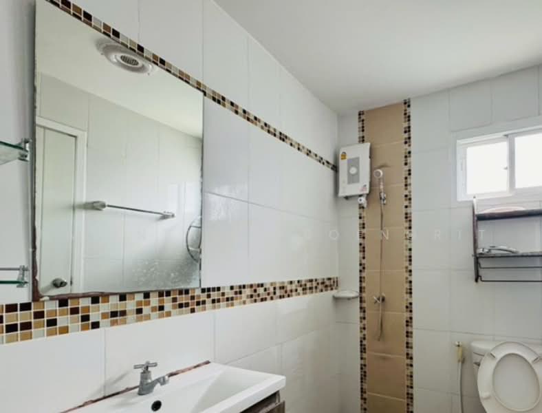 Villette Lite Pattanakarn, Bangkok, Soi Phatthanakan 38, Phatthanakan Road, Suan Luang, Bangkok, 3 Bedrooms, 150 sqm, Townhouse For Sale, by Narinthira Roengrit, 500495376 - DDproperty.com