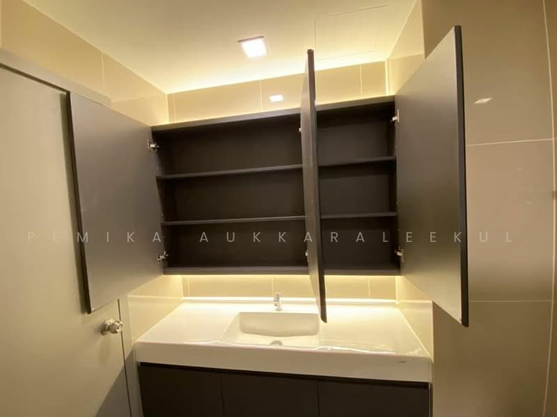 IDEO Sathorn-Wongwian Yai, Bangkok, 219 Soi Krung Thonburi 1, Khlong Ton Sai, Khlong San, Bangkok, 1 Bedroom, 35 sqm, Condo For Sale, by Pemika Aukkaraleekul, 500495395 - DDproperty.com