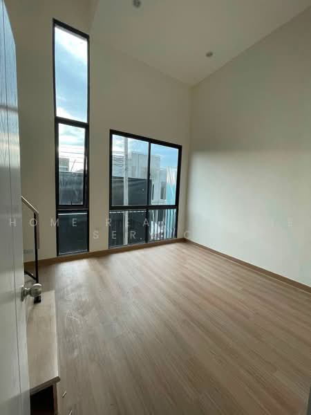V Compound Bangna-Srinakarin, Samut Prakan, Bang Kaeo, Bang Plee, Samut Prakan, 3 Bedrooms, 161 sqm, Townhouse For Sale, by HOME Real Estate Service, 500495488 - DDproperty.com