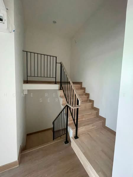 V Compound Bangna-Srinakarin, Samut Prakan, Bang Kaeo, Bang Plee, Samut Prakan, 3 Bedrooms, 161 sqm, Townhouse For Sale, by HOME Real Estate Service, 500495488 - DDproperty.com