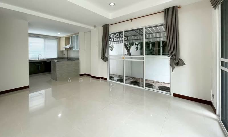 Villa Arcadia Srinakarin : วิลล่า อะคาเดีย ศรีนครินทร์, สมุทรปราการ, ซอย หมู่บ้านวิลล่าอะคาเดียศรีนครินทร์, บางแก้ว, บางพลี, สมุทรปราการ, 273 ตร.ม., บ้านเดี่ยว ให้เช่า, โดย Agent Pla, 500495592 - DDproperty.com
