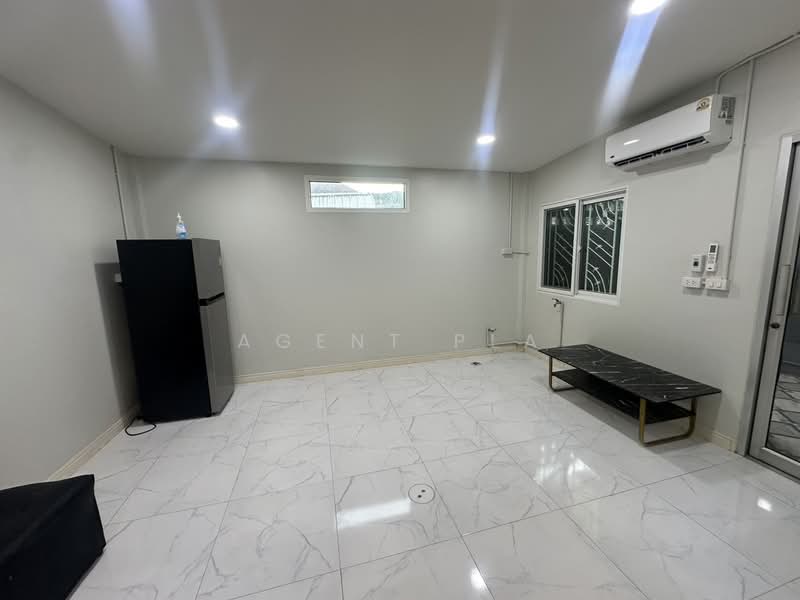 บ้านให้เช่ารีโนเวทใหม่ ลาดพร้าว 80 ทำโฮมออฟฟิศ/จดทะเบียนบริษัทได้ (SPSAD4130), กรุงเทพ, วังทองหลาง, กรุงเทพ, 350 ตร.ม., บ้านเดี่ยว ให้เช่า, โดย Agent Pla, 500495631 - DDproperty.com