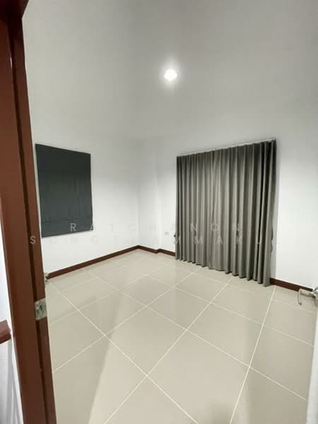 4-BR Semi-detached House, Bangkok, Nong Chok, Bangkok, 4 Bedrooms, 172 sqm, Semi-Detached House (Twin House) For Rent, by Ratchanon Songthammakul, 500495639 - DDproperty.com