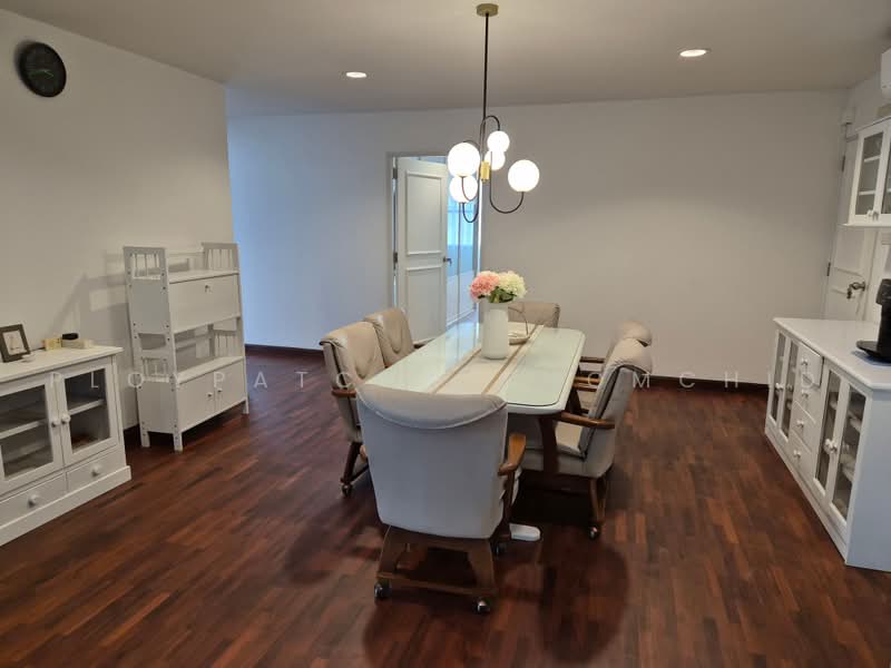 D.S. Tower 1 Sukhumvit 33, Bangkok, Soi Phrom Chit, Khlong Tan Nua, Watthana, Bangkok, 3 Bedrooms, 200 sqm, Condo For Rent, by Ploypatcha Chomchid, 500495651 - DDproperty.com