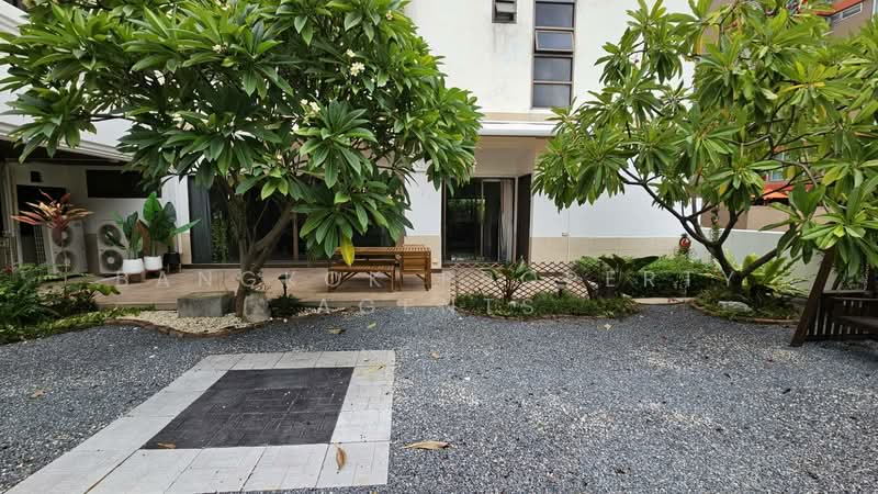 Charan Tower Residences by Aspira, Bangkok, 19 Soi Sukhumvit 43, Khlong Tan Nua, Watthana, Bangkok, 3 Bedrooms, 1,300 sqm, Condo For Rent, by BANGKOK PROPERTY AGENTS, 500495655 - DDproperty.com