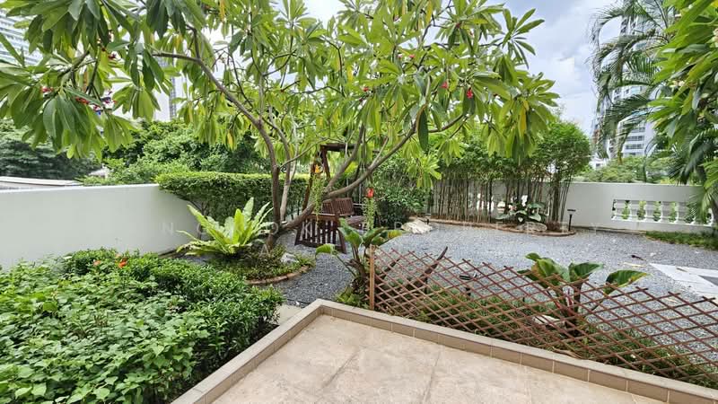 Charan Tower Residences by Aspira, Bangkok, 19 Soi Sukhumvit 43, Khlong Tan Nua, Watthana, Bangkok, 3 Bedrooms, 1,300 sqm, Condo For Rent, by BANGKOK PROPERTY AGENTS, 500495655 - DDproperty.com