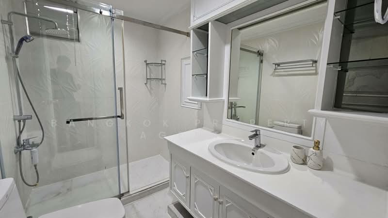 Charan Tower Residences by Aspira, Bangkok, 19 Soi Sukhumvit 43, Khlong Tan Nua, Watthana, Bangkok, 3 Bedrooms, 1,300 sqm, Condo For Rent, by BANGKOK PROPERTY AGENTS, 500495655 - DDproperty.com