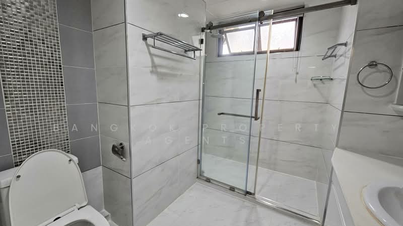 Charan Tower Residences by Aspira, Bangkok, 19 Soi Sukhumvit 43, Khlong Tan Nua, Watthana, Bangkok, 3 Bedrooms, 1,300 sqm, Condo For Rent, by BANGKOK PROPERTY AGENTS, 500495655 - DDproperty.com