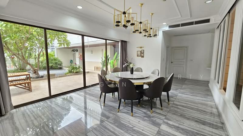 Charan Tower Residences by Aspira, Bangkok, 19 Soi Sukhumvit 43, Khlong Tan Nua, Watthana, Bangkok, 3 Bedrooms, 1,300 sqm, Condo For Rent, by BANGKOK PROPERTY AGENTS, 500495655 - DDproperty.com